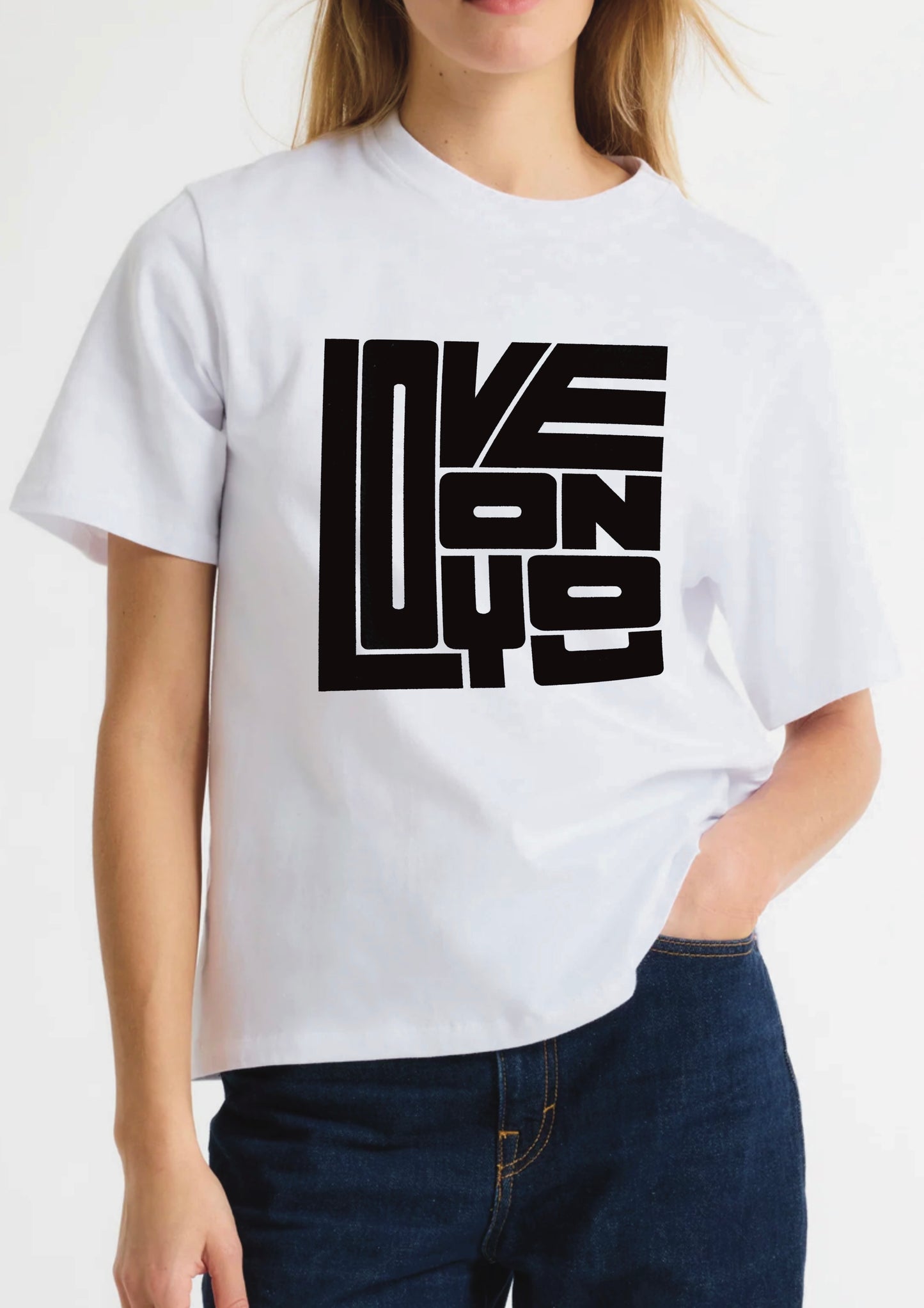 006-01 TSHIRT LOVE ON YOU BLACK